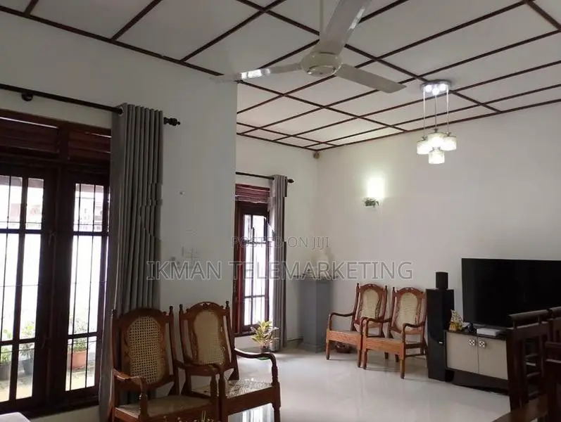 House for Sale in Athurugiriya