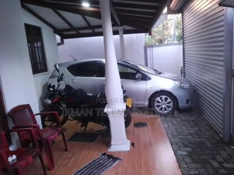 House for Sale in Athurugiriya
