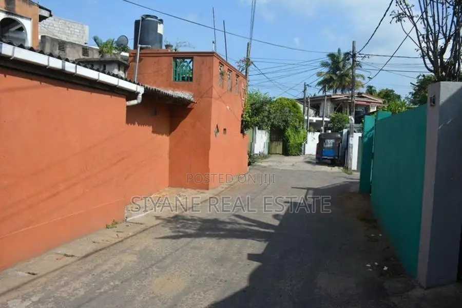 Colonial Type Single Storey House for Sale Wattala