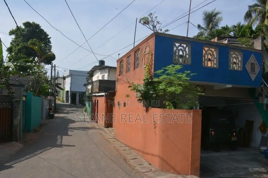 Colonial Type Single Storey House for Sale Wattala