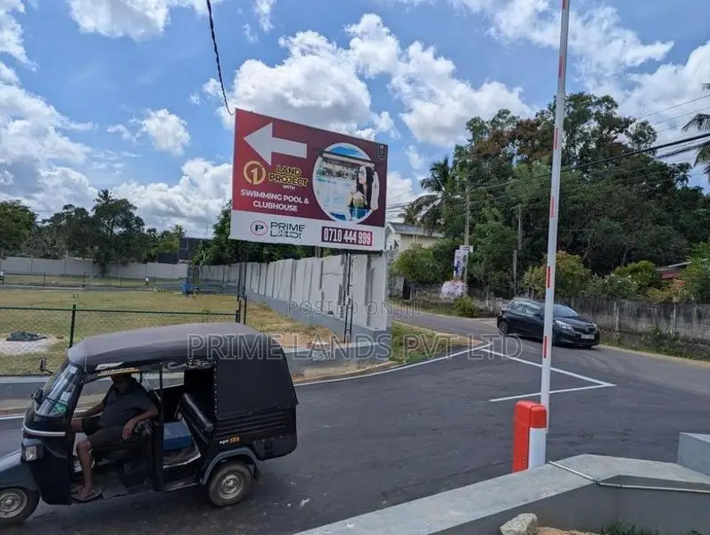 Fully Facility Getad Land for Sale Kurunegala
