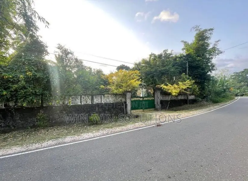 Prime Land For Sale in Polgahawela