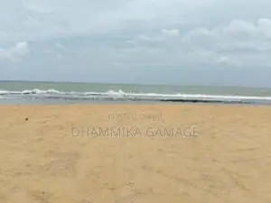 මුහුදට මායිම් සුන්දර ඉඩම විකිනිමට
