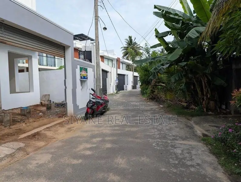 Brand-New Luxury Two-Storey House for Sale Welisara Mahabage