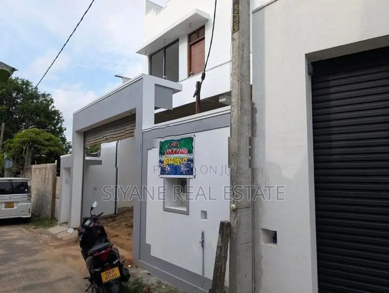 Brand-New Luxury Two-Storey House for Sale Welisara Mahabage