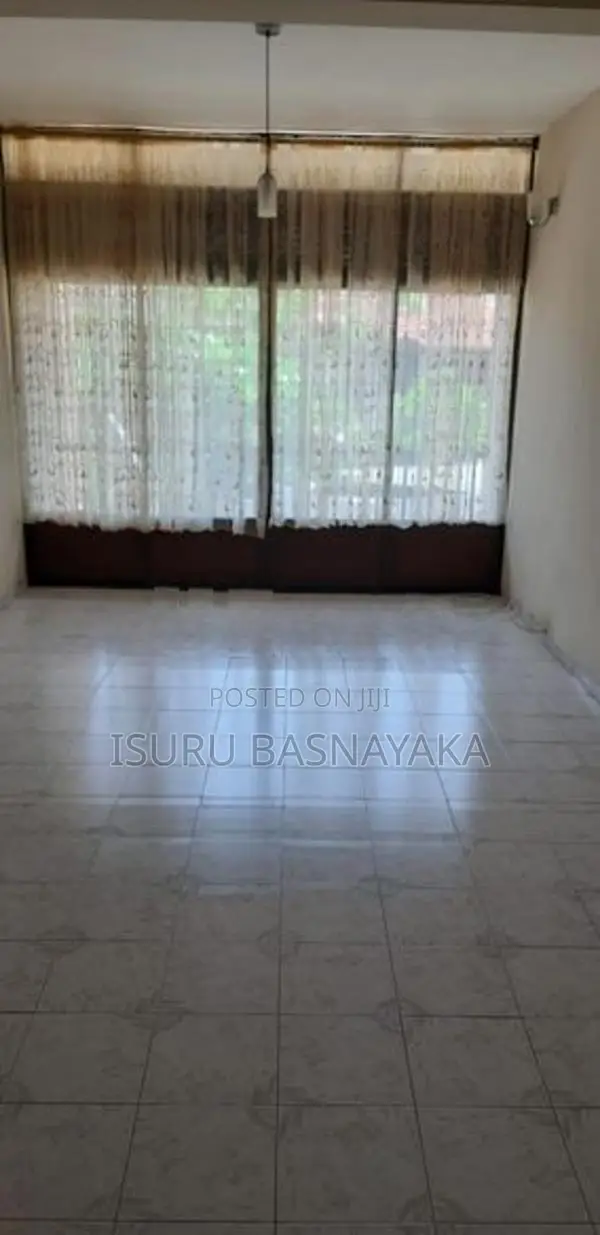 Colombo 8 Elvitigala Mawatha 02 Bed Rooms Apartment for Rent