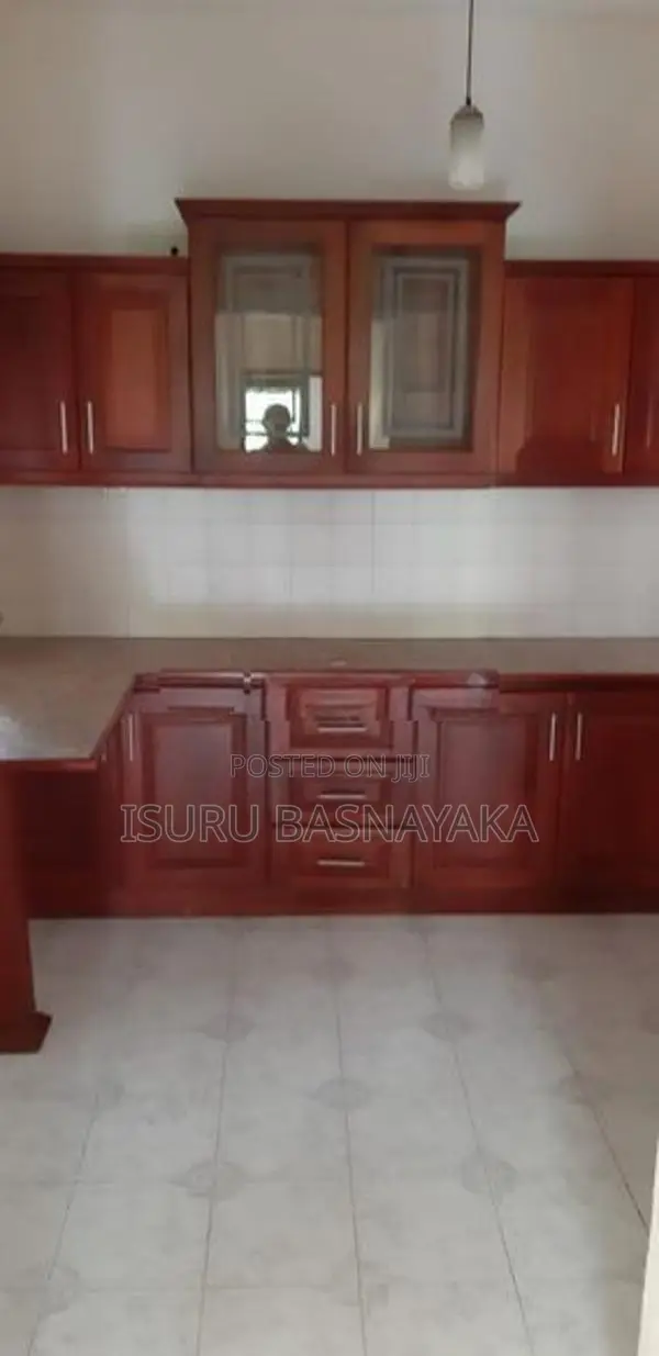 Colombo 8 Elvitigala Mawatha 02 Bed Rooms Apartment for Rent
