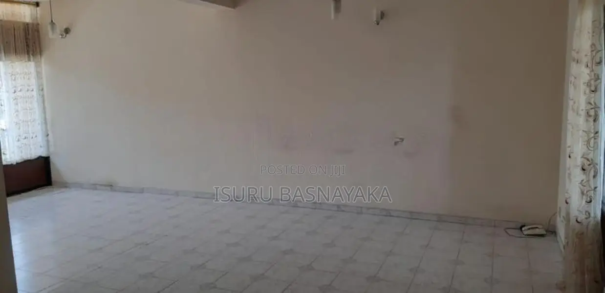 Colombo 8 Elvitigala Mawatha 02 Bed Rooms Apartment for Rent