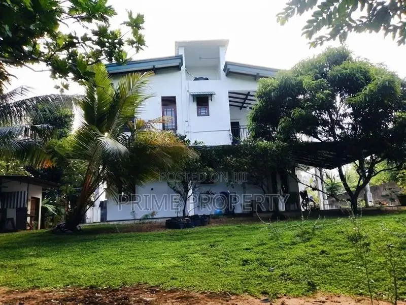 Gampaha Town Area – Brand New Two-Story House for Sale