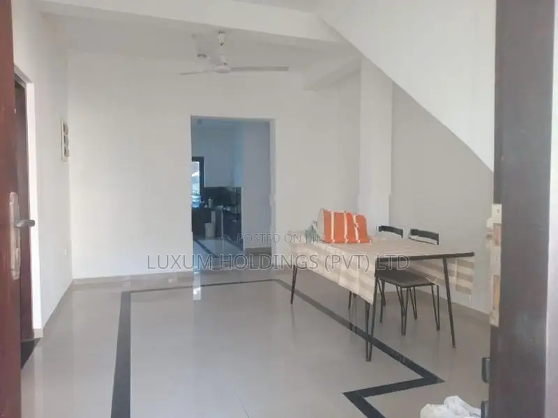 Upstair Apartment for Rent in Fairfield Garden Colombo 08 [ 1873 C ]