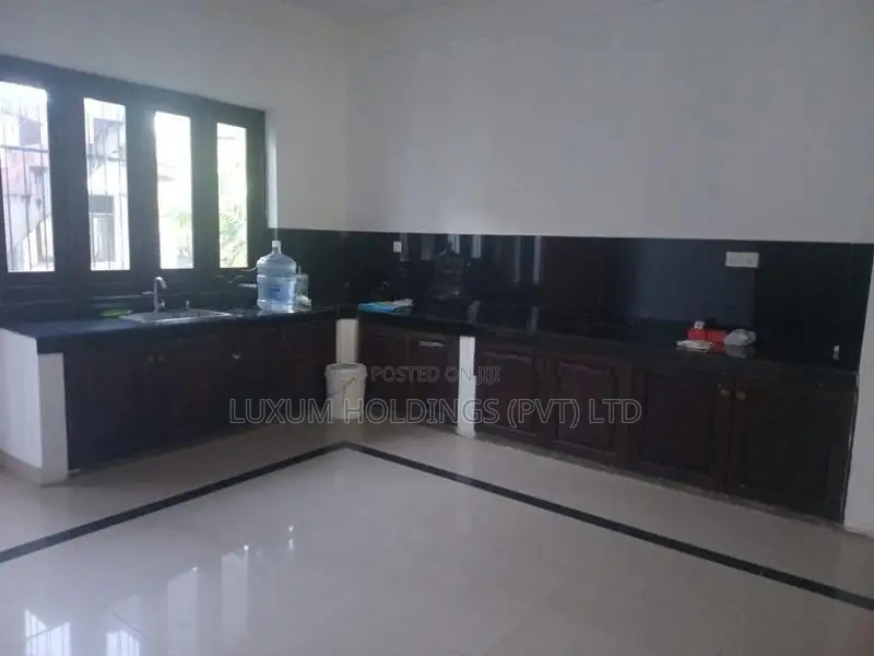 Upstair Apartment for Rent in Fairfield Garden Colombo 08 [ 1873 C ]