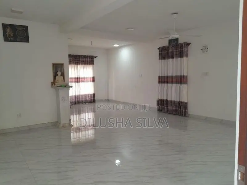 House For Rent In Kalutara (Near Railway Station)