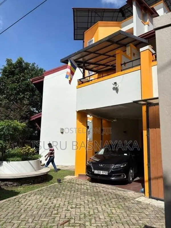 Piliyandala 2 Storey House for Rent