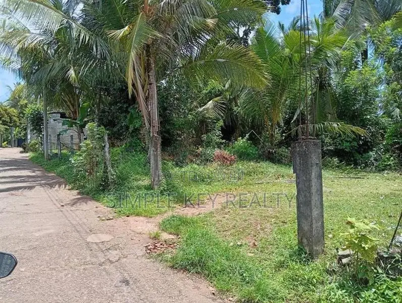 Kottawa Horahena 6 Perched Valuable Land for Sale