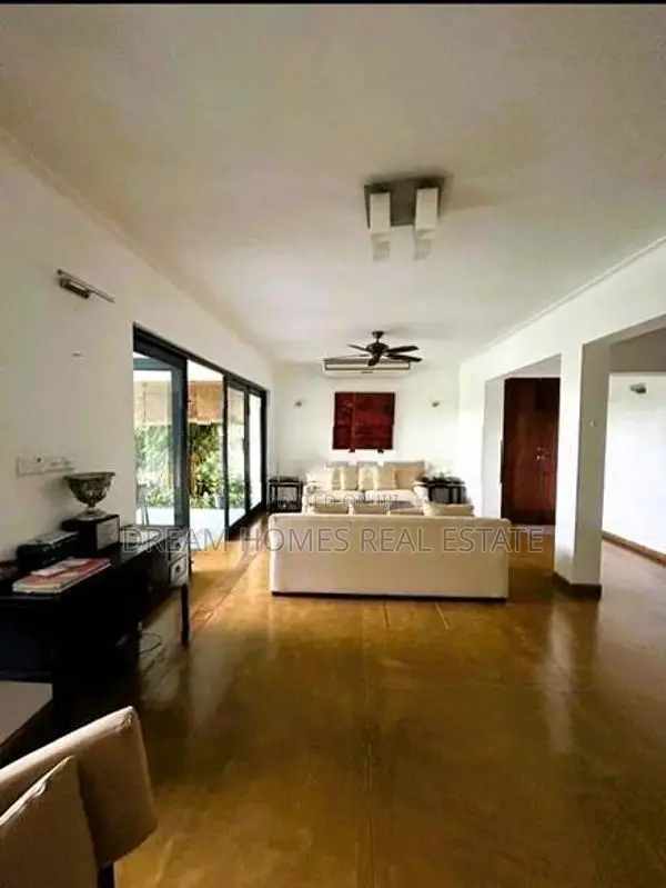 Luxury House for Sale in Battaramulla