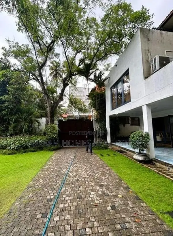 Luxury House for Sale in Battaramulla