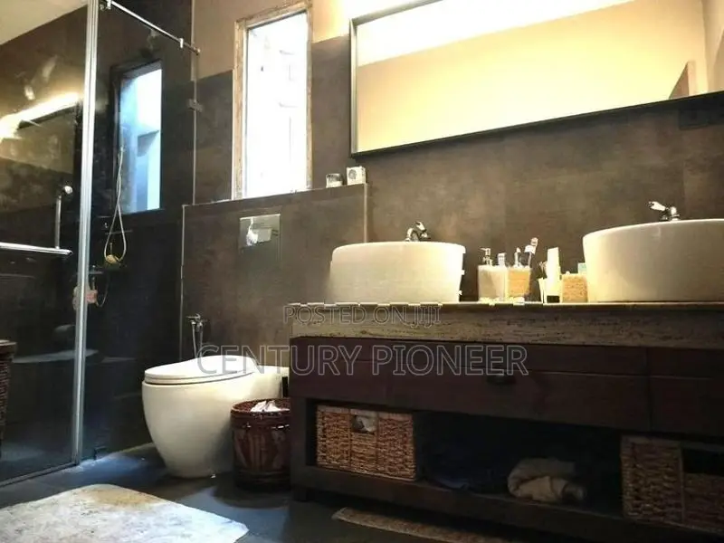 Luxury House for Sale in Colombo 5