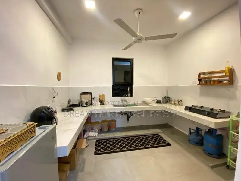 Spacious 3-Bedroom House for Sale Gothatuwa