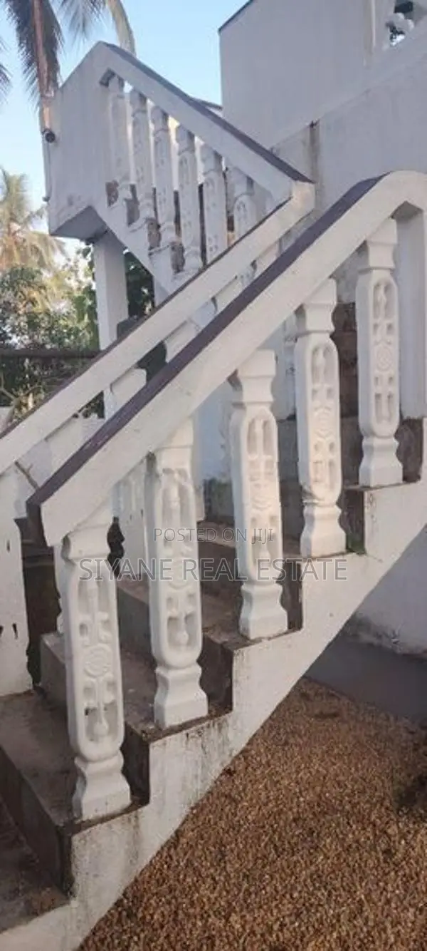 Gampaha House Sale-ගම්පහ මිරිස්වත්තෙන් කාමර 4ක දෙමහල් නිවසක් විකිණීමට.