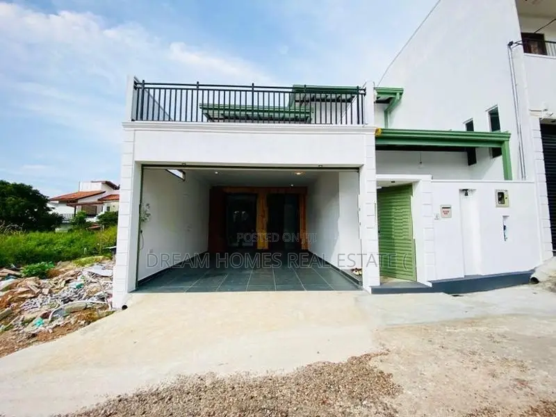 Modern 4BR Family House for Sale in Athurugiriya