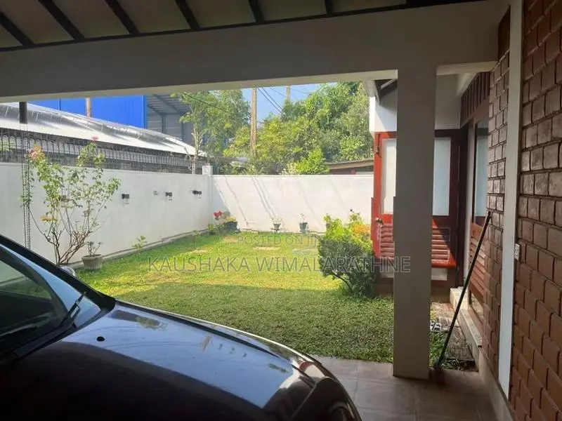 Two Story House for Rent in Mount Lavinia