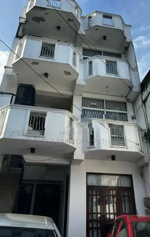 Building with 3 Houses for Sale Mount Lavinia