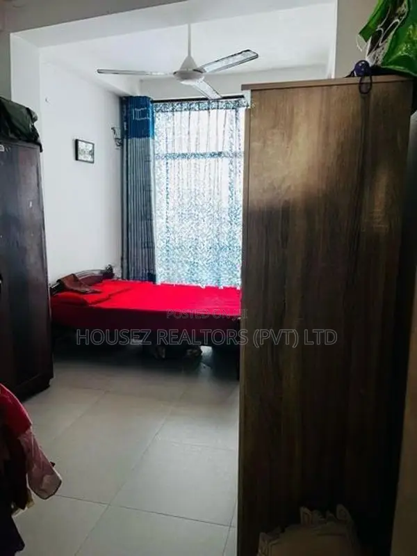 Building with 3 Houses for Sale Mount Lavinia