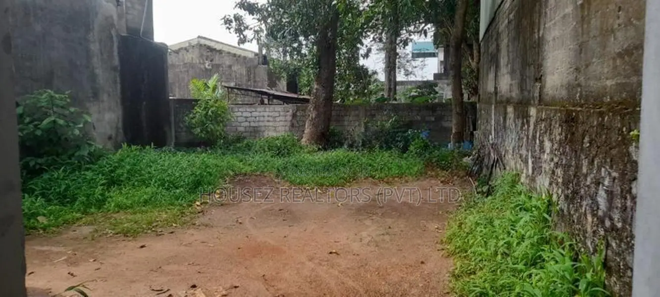 Centrally Located Commercial Building for Sale-Gothatuwa
