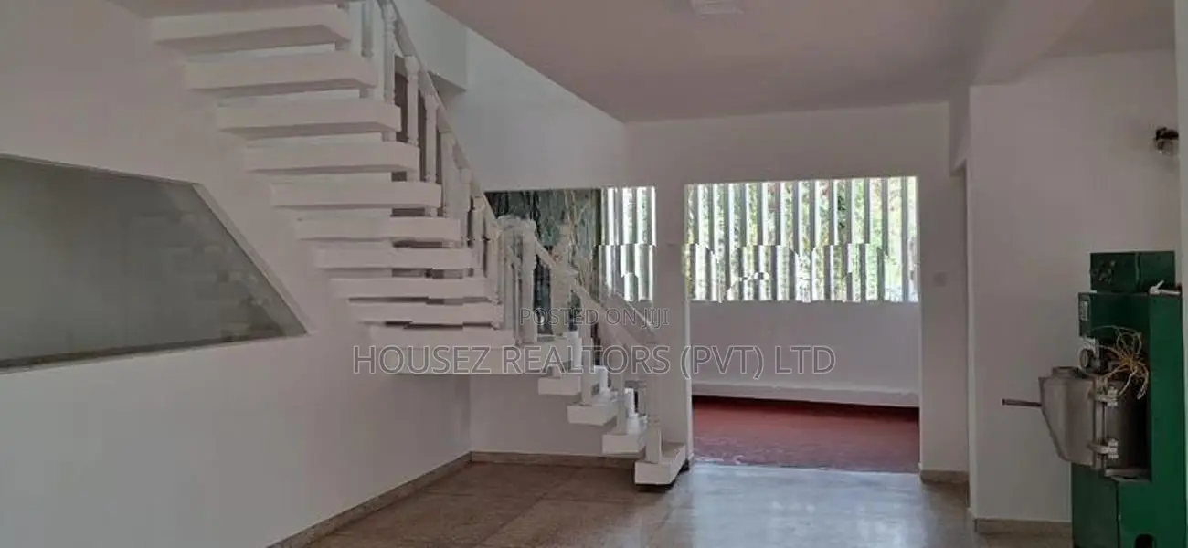 Spacious Commercial Building for Rent Homagama