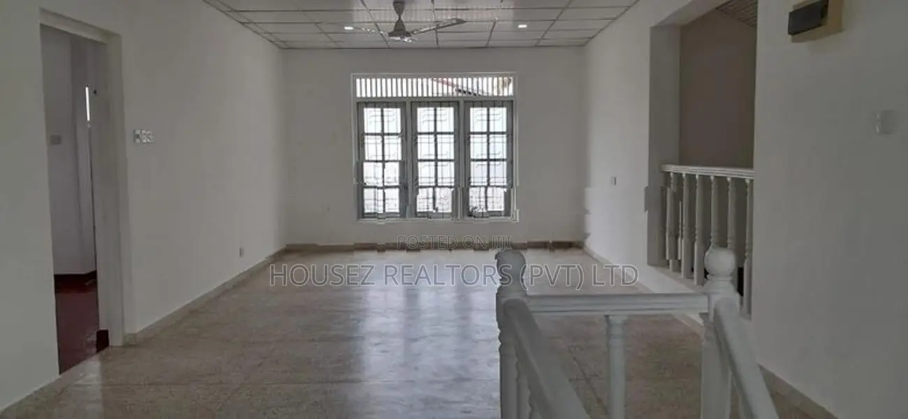 Spacious Commercial Building for Rent Homagama