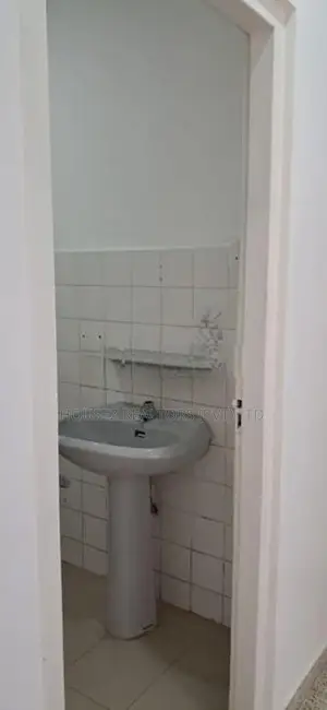 Spacious Commercial Building for Rent Homagama