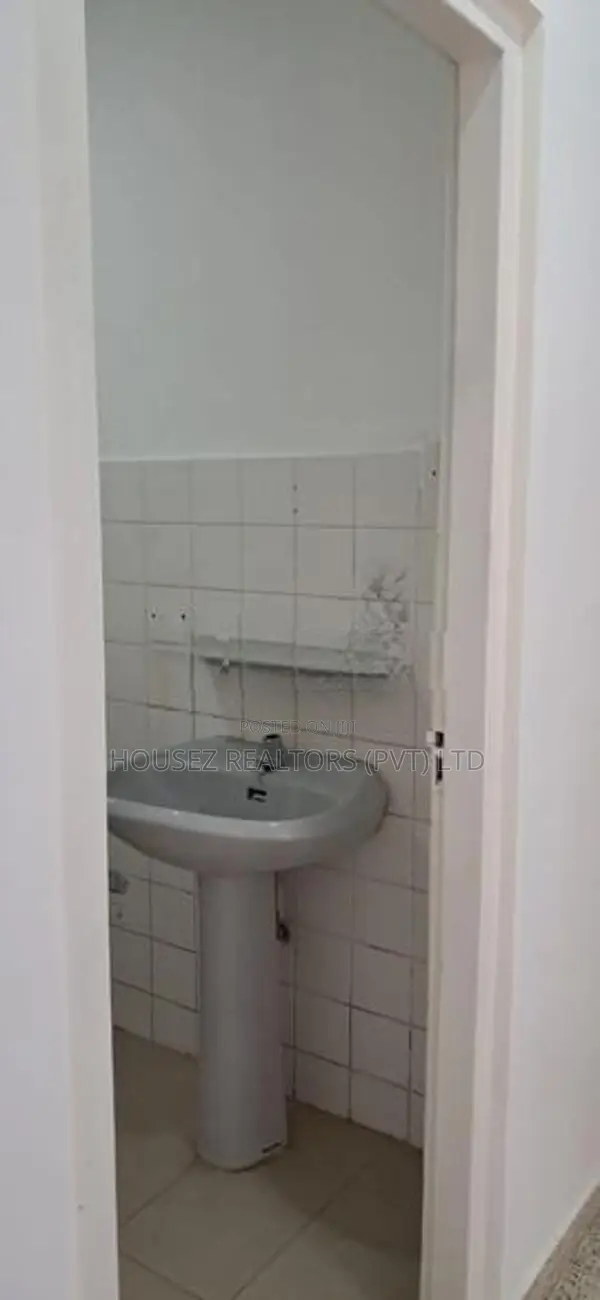 Spacious Commercial Building for Rent Homagama