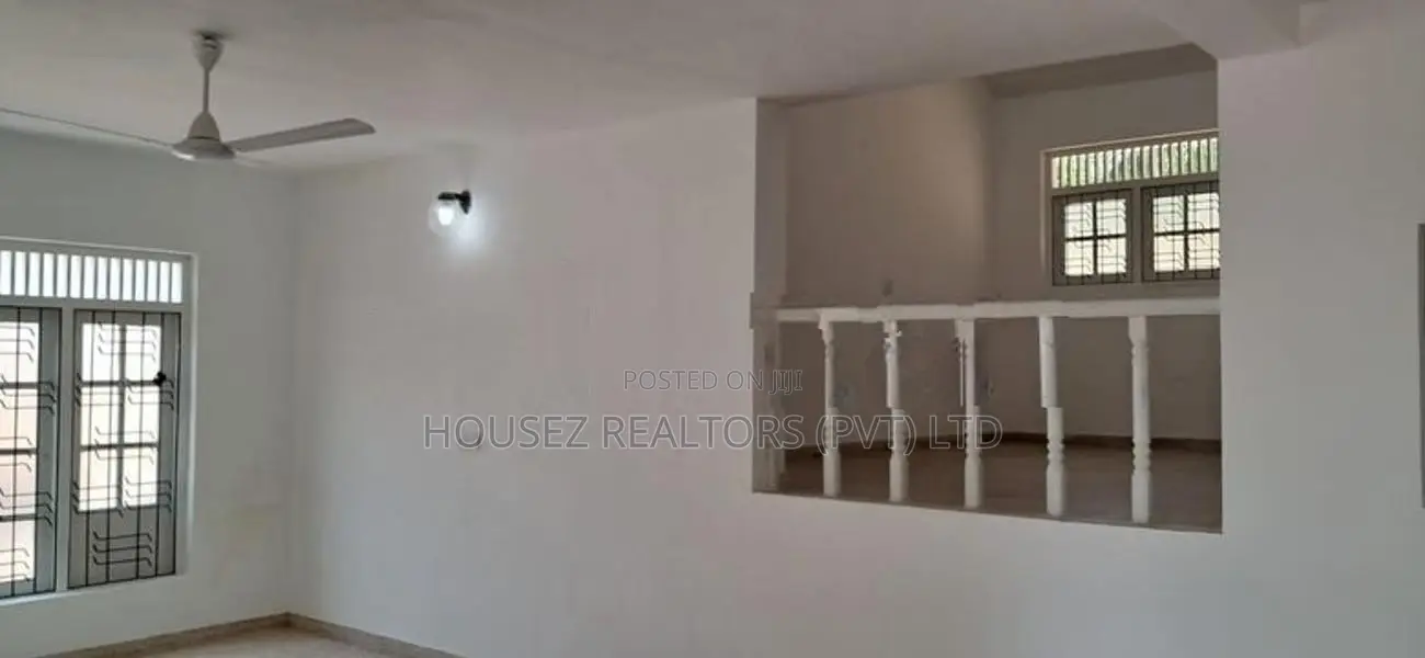 Spacious Commercial Building for Rent Homagama
