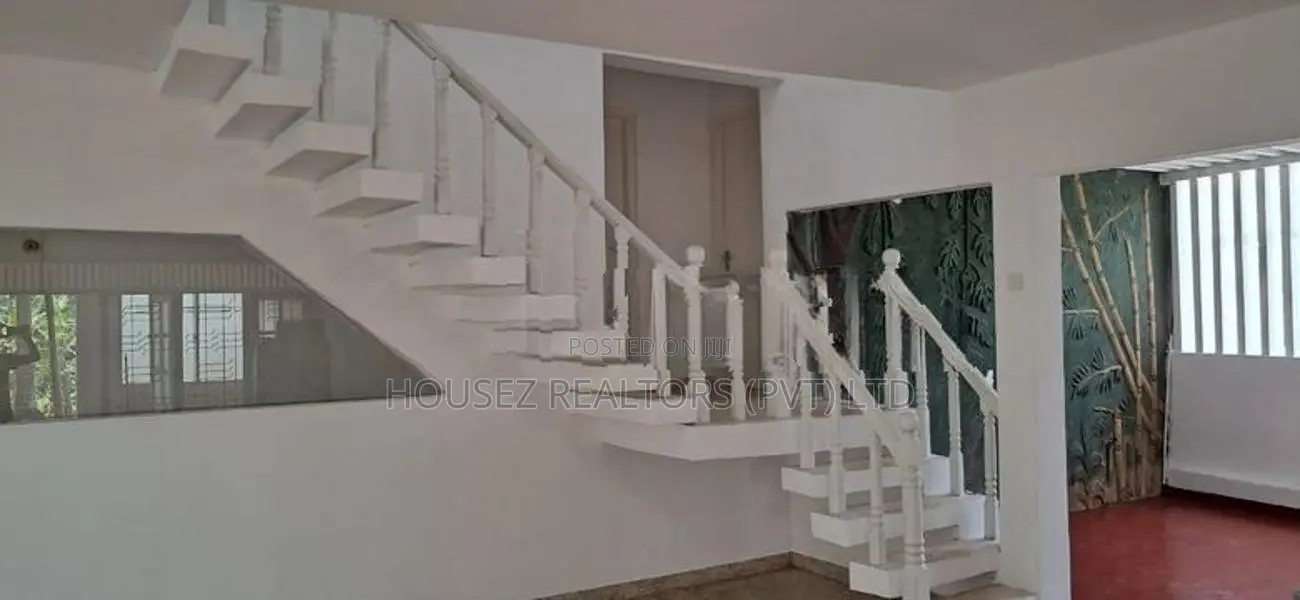 Spacious Commercial Building for Rent Homagama