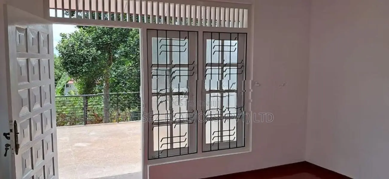Spacious Commercial Building for Rent Homagama