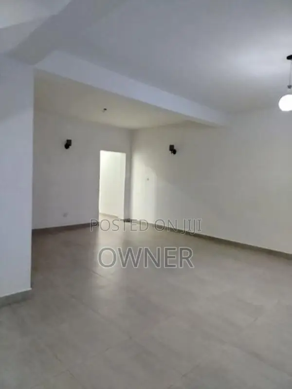 Upstairs House for Rent in Athurugiriya