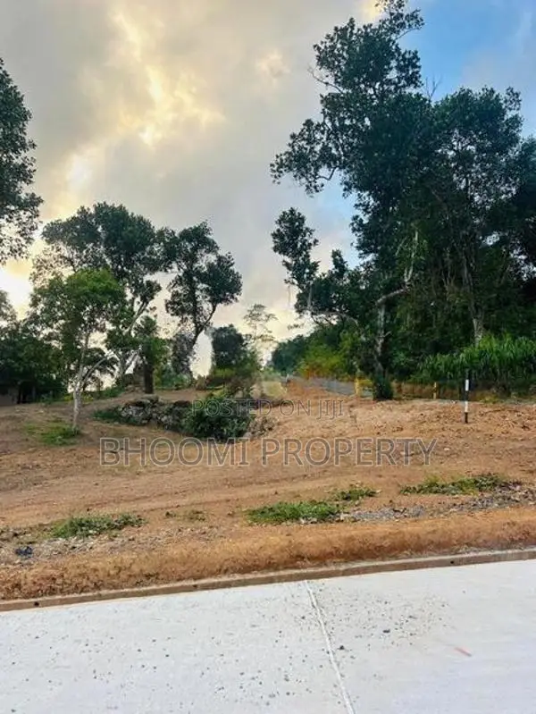 ගාල්ල උඩුගම පාරට ලගින්ම බිම් කොටස් විකිණීමට