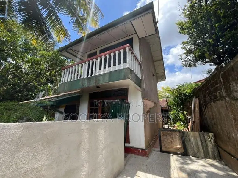 ATHURUGIRIYA 2BR UPSTAIR FURNISHED HOUSE FOR RENT