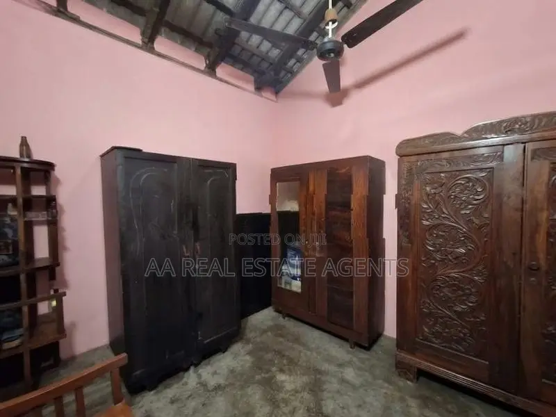 Two Storey House for Sale in Colombo 10