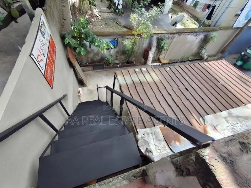 Two Storey House for Sale in Colombo 10