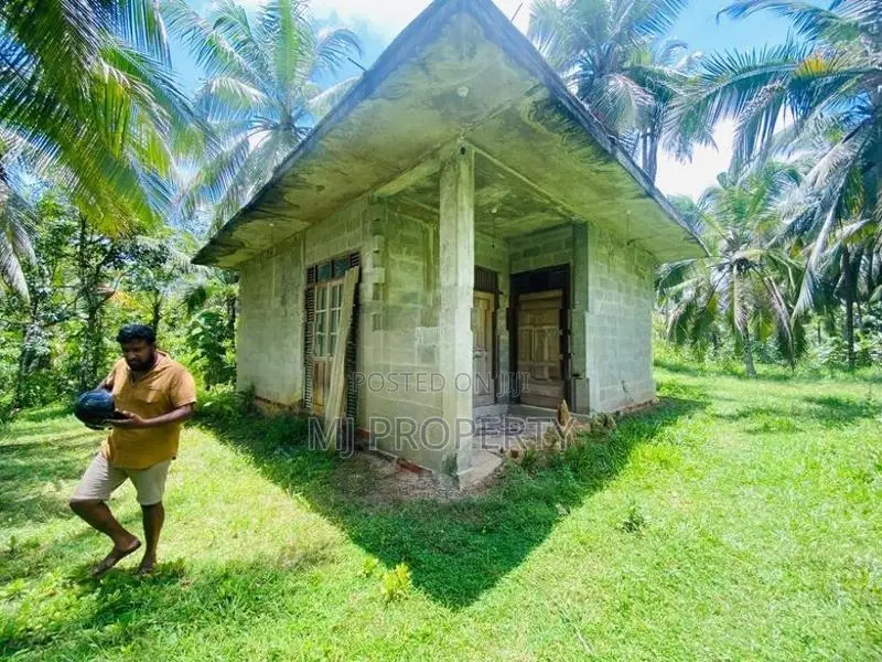 ( IS-1203) Valuable Residential Bare Land Sale in Homagama
