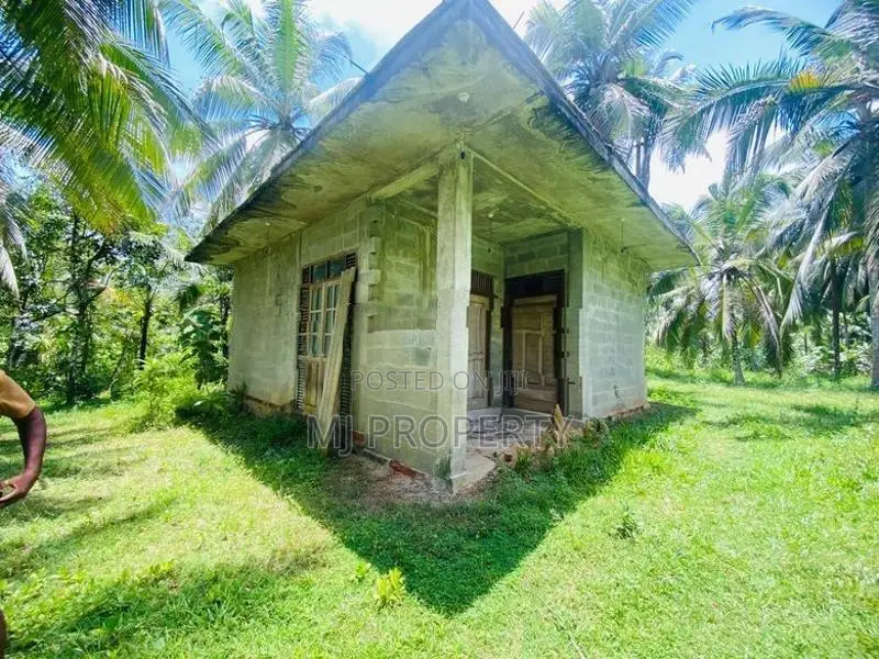 ( IS-1203) Valuable Residential Bare Land Sale in Homagama