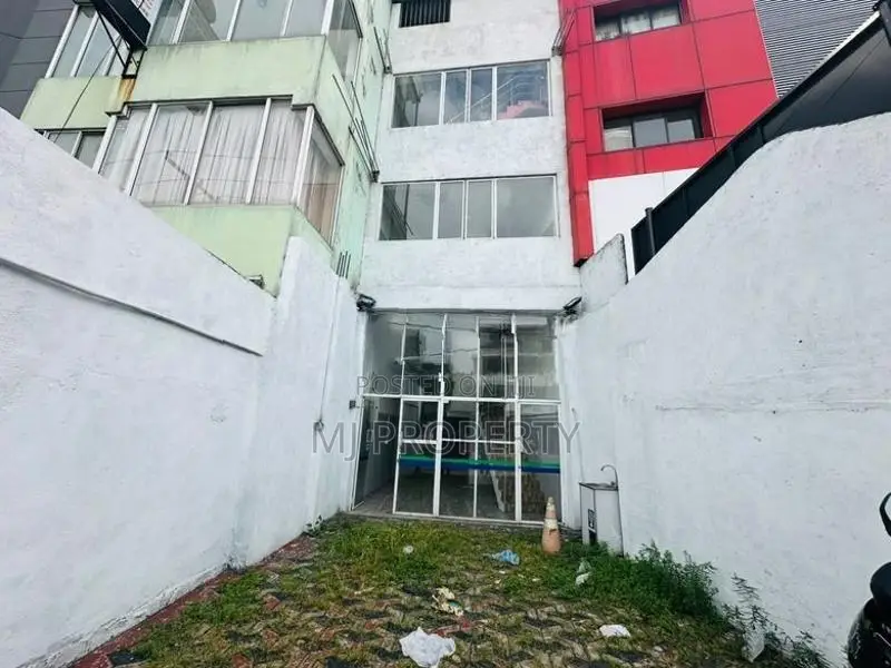 ( YC-1205) Valuable Commercial Building Rent in Nugegoda
