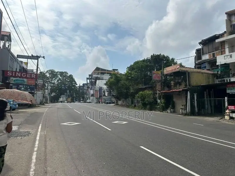 ( YC-1205) Valuable Commercial Building Rent in Nugegoda