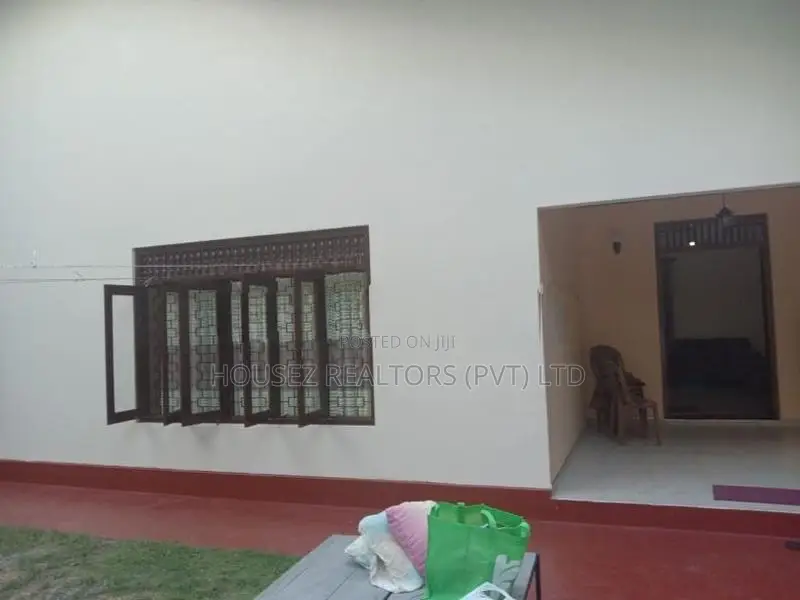 Well-Furnished 5-Bedroom House for Sale – Galle