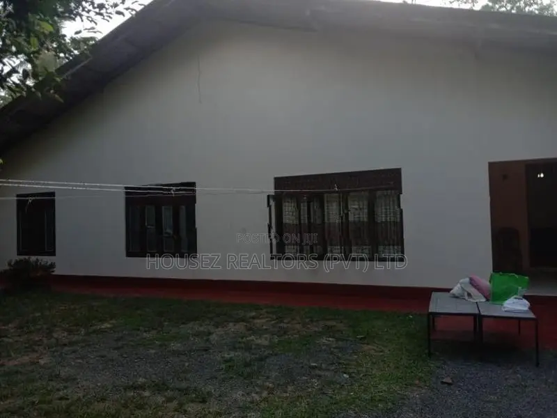 Well-Furnished 5-Bedroom House for Sale – Galle