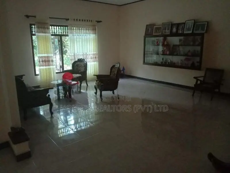 Well-Furnished 5-Bedroom House for Sale – Galle