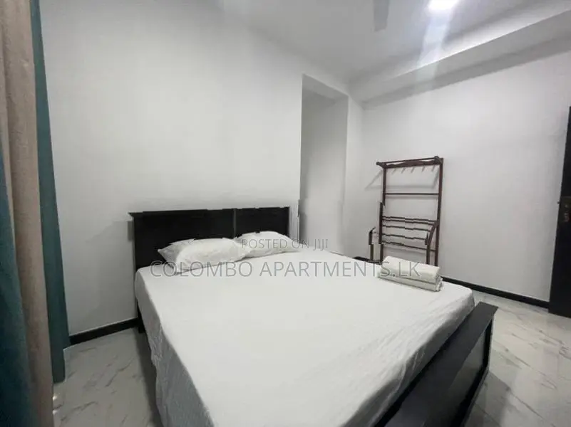 Dehiwela Furnished 2BR Apartment for Short-Term Stay – CSM302