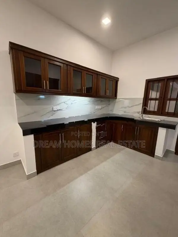 Newly Renovated Luxury 3 Bedroom House for Sale – Dampe
