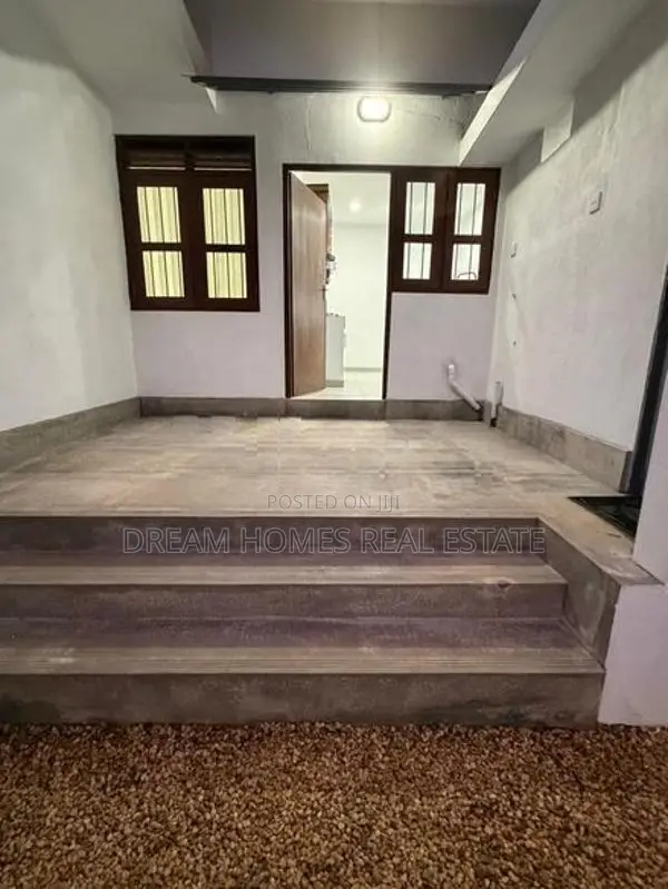 Newly Renovated Luxury 3 Bedroom House for Sale – Dampe